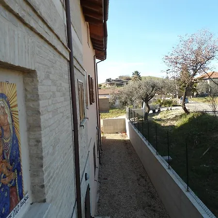 Rosa Spina Bed & Breakfast *