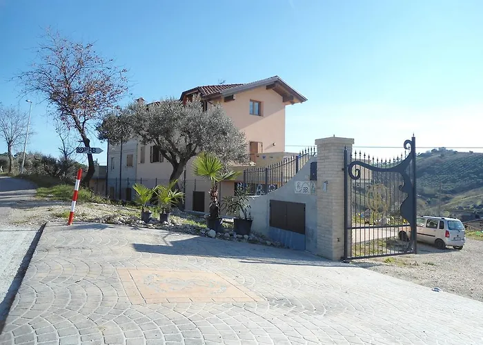 Rosa Spina Bed & Breakfast Controguerra